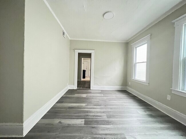 106 Schley St 2 - 113 Schley St