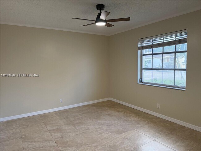 Foto del edificio - 3024 NW 69th Ct