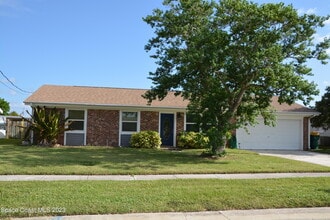 Building Photo - 1400 Glen Haven Dr