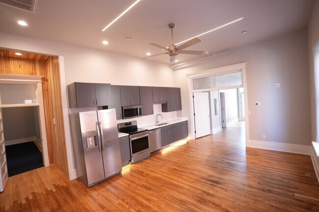 Foto del edificio - 716 Commercial St