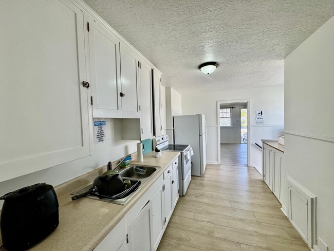 Building Photo - 440 E Garfield Ave