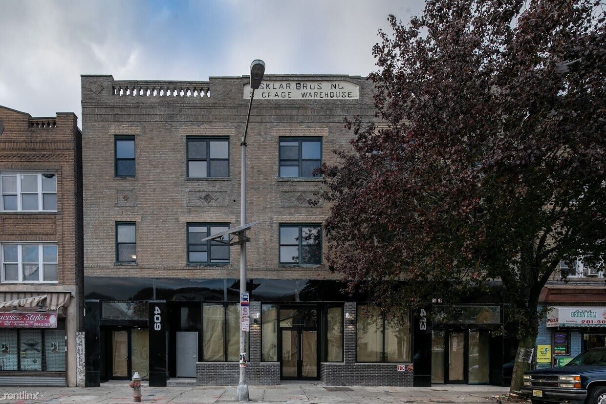 Foto principal - 2 br, 1 bath Apartment - 409 Ocean Ave