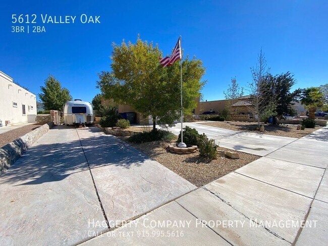 Building Photo - West El Paso 3 bed refrig A/C Home. Possib...