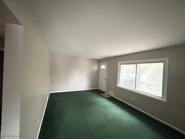 3071 E Waterloo Rd Akron, OH 44312 – photo 3