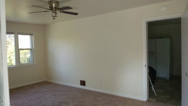 Building Photo - 6307 Hillview Ave