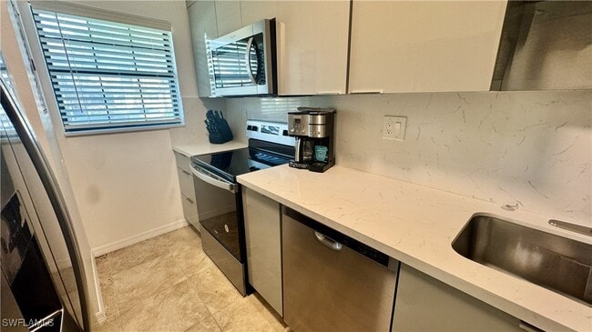 Foto del edificio - 5339 Treetops Dr