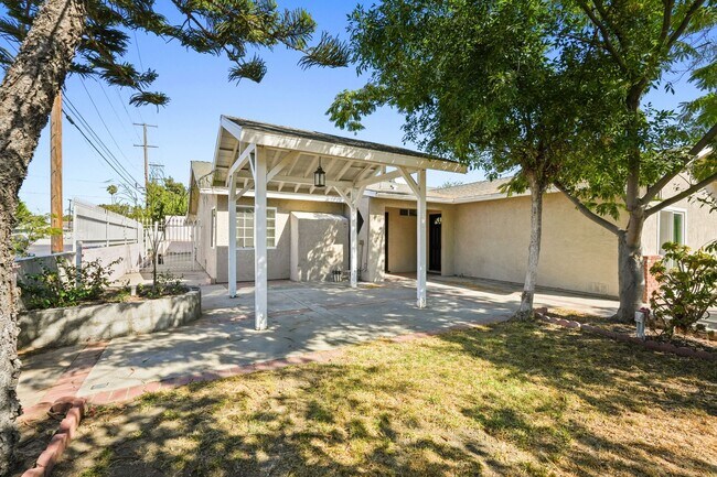 Foto del edificio - 12755 Judd St