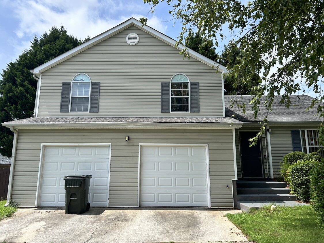 Primary Photo - 388 Eagles Nest Way