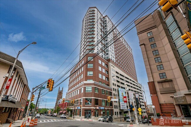 Building Photo - 110 Somerset St