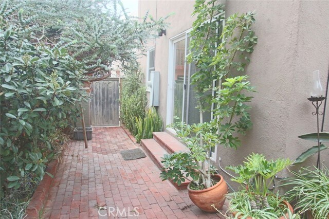 Building Photo - 126 8th St