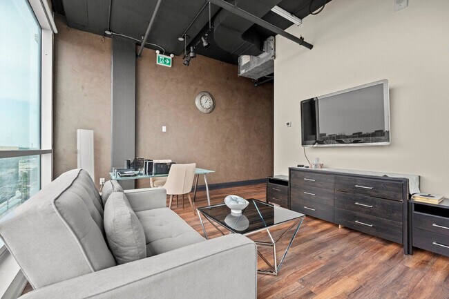 Photo du bâtiment - 1275 Finch Ave W