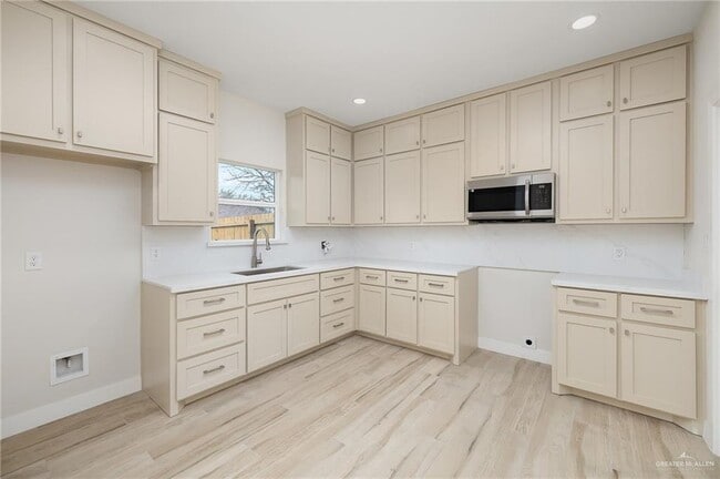 Foto del edificio - 2709 Harmony St