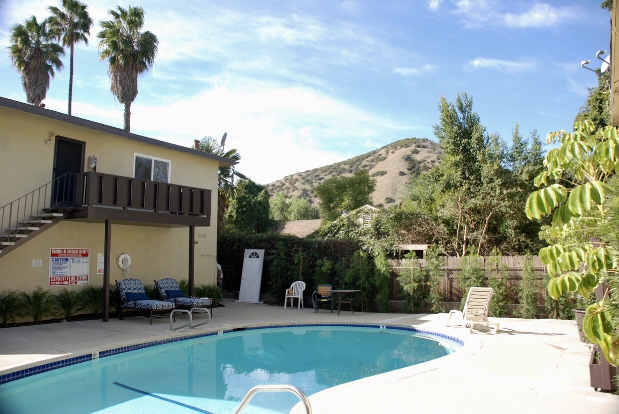 Apartment in Atwater Village 2 Bed, 1 Bath, 2500