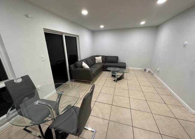 Foto del edificio - 2881 NW 196th Ter