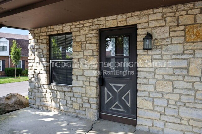 Foto del edificio - 1094 Farmlane Dr