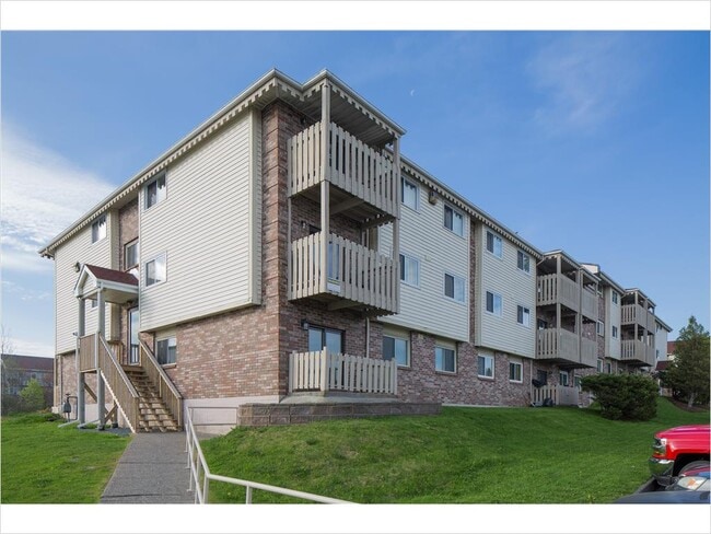 Building Photo - 17 Highfield Park Drive