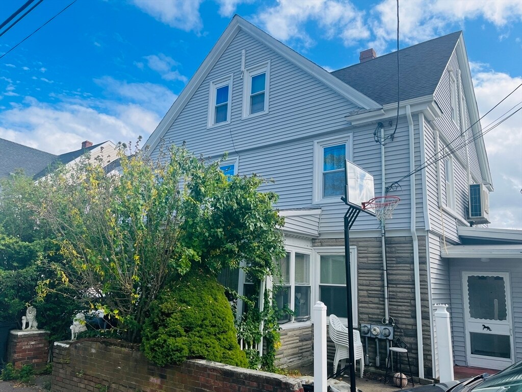 Primary Photo - 483 South St