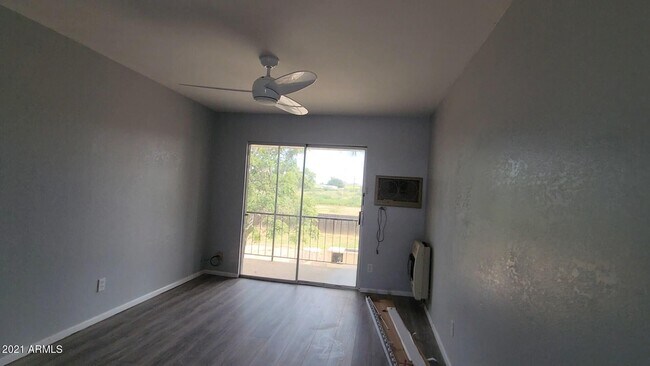 Foto del edificio - 110 N Ford St