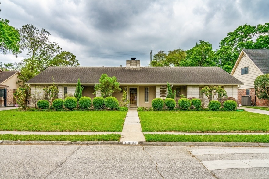 Photo - 10631 Del Monte Drive Unit