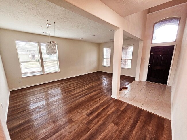 Building Photo - 8023 Cheyenne Hills Trl