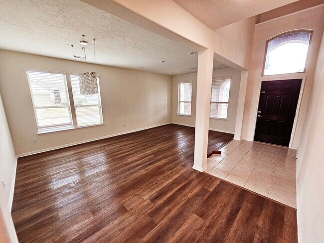 Foto del edificio - 8023 Cheyenne Hills Trl