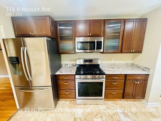 Building Photo - MOVE IN TODAY! 3 Bedroom Home in St. Joe