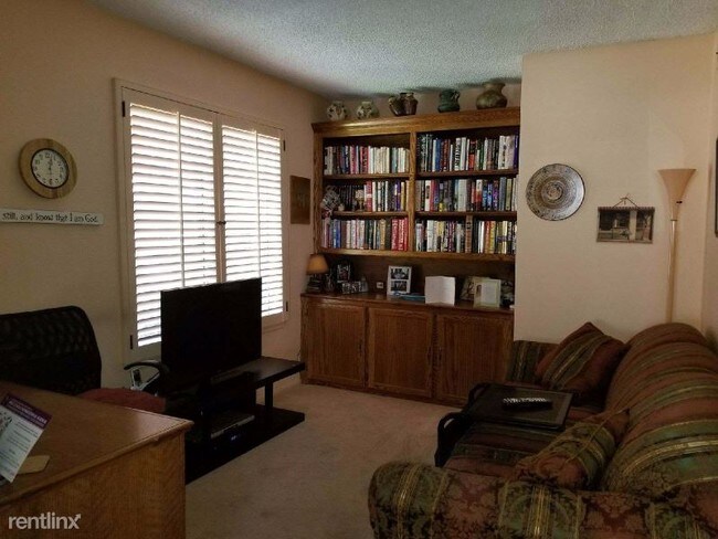 Foto del edificio - 406 Heatherglen Ln