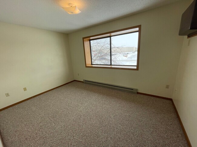 2nd Floor - 910 Elm St