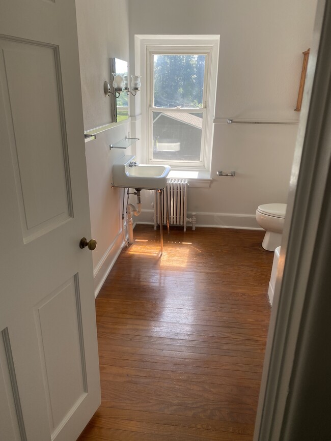 Bathroom - 484 E London Grove Rd
