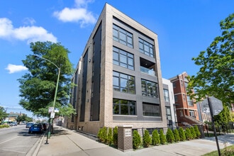 Building Photo - 1532 W Ohio St