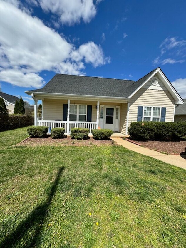 Primary Photo - 3 Br 2 bth home ready-to-move-into home.