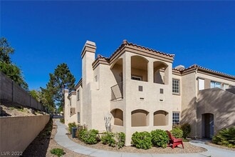 Building Photo - 1851 Hillpointe Rd