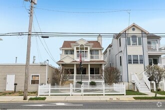 Building Photo - 911 Bay Ave