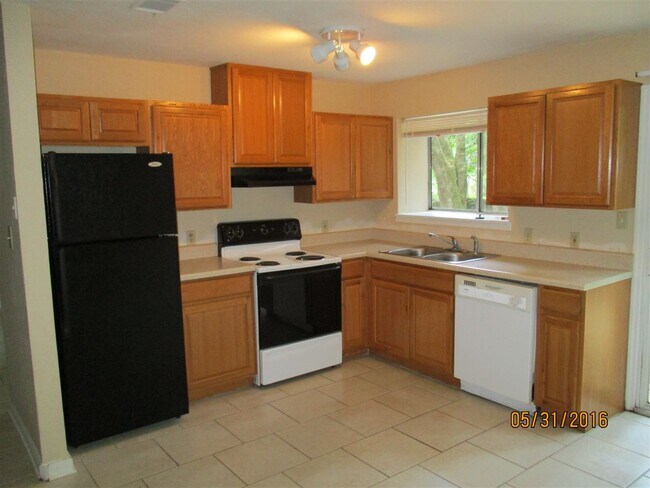 Building Photo - 2666 Faversham Dr