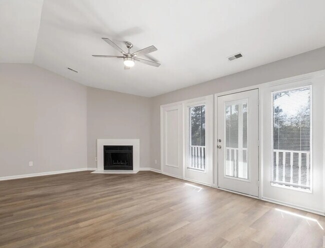 Foto del edificio - 6142 Meadow Rose Ln