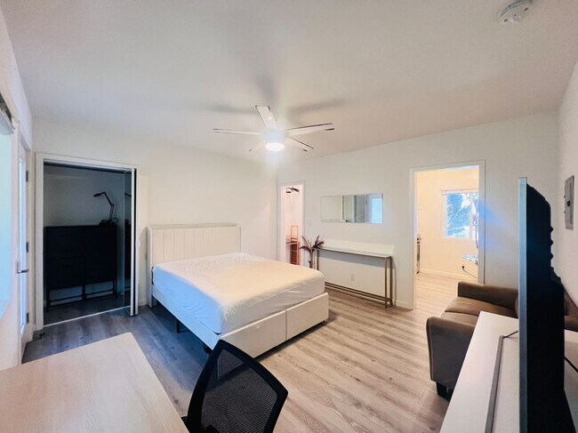 Foto del edificio - 5525 Harold Way