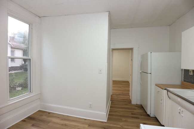 Foto del edificio - 1 Bedroom Crawfordsville Duplex!