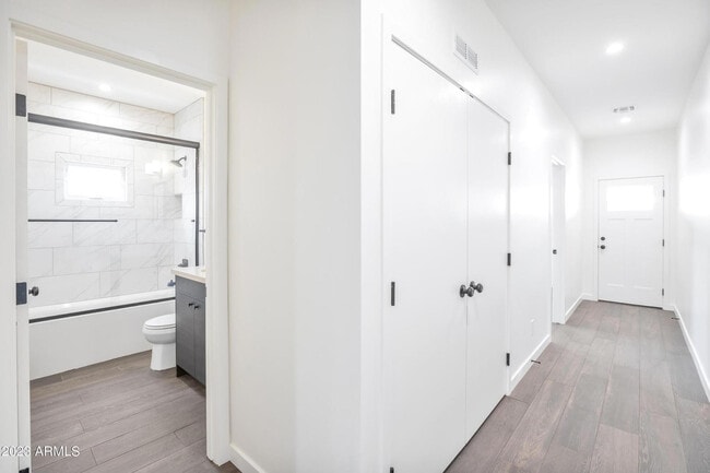 Foto del edificio - 1436 E Pierce St