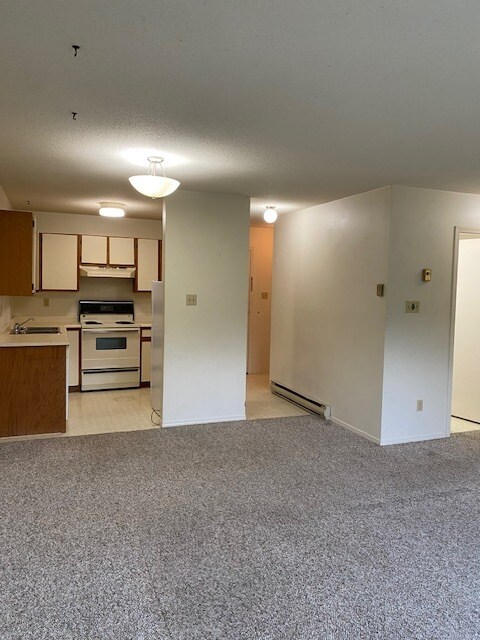 Primary Photo - 1075 Edgett Rd