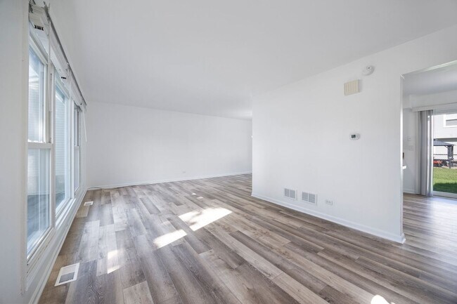 Foto del edificio - 380 N Walnut Ln