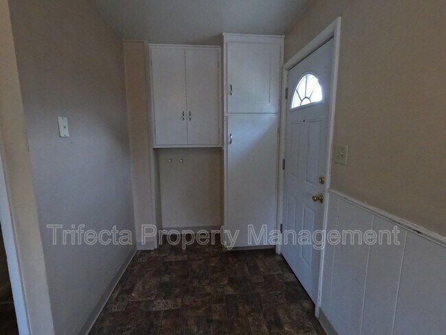 Foto del edificio - 622 Miller Dr
