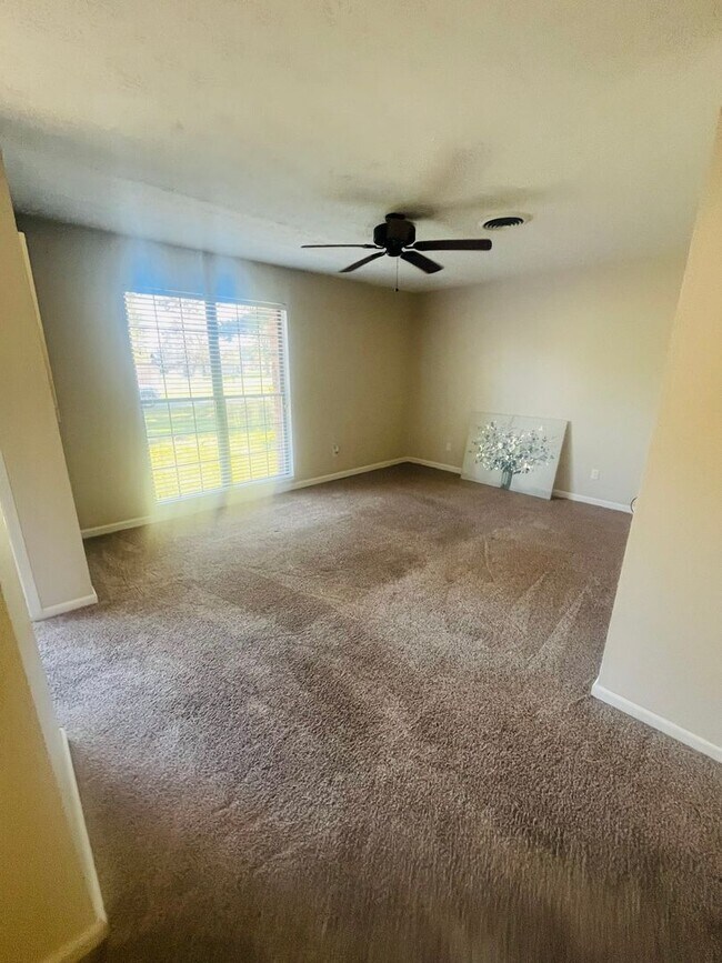 Building Photo - Welcome to Woodbine Two