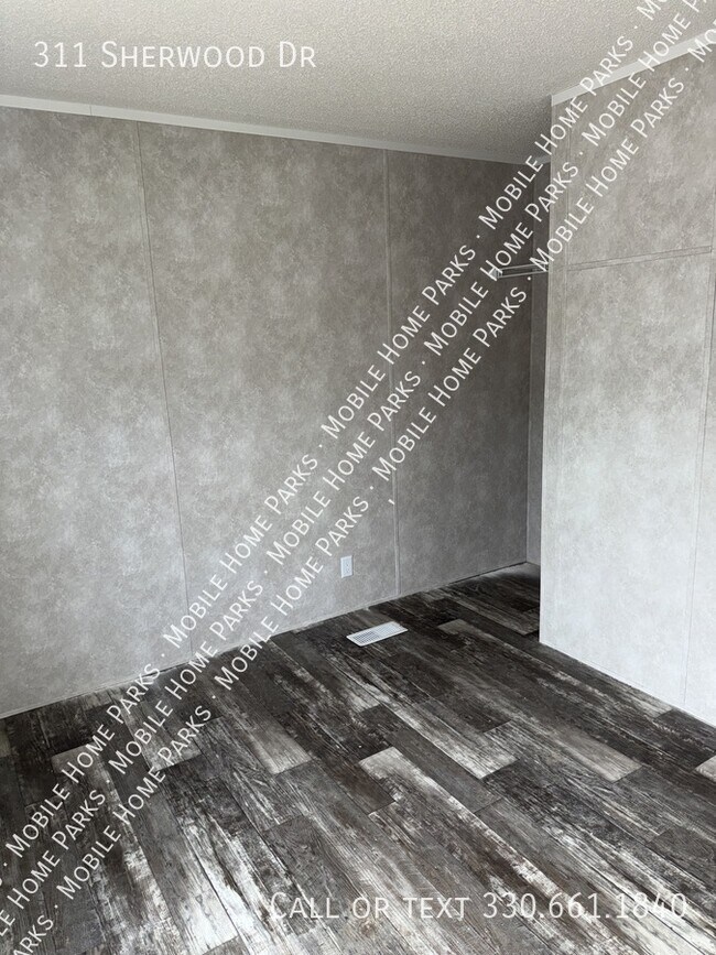 Foto del edificio - 311 Sherwood Dr