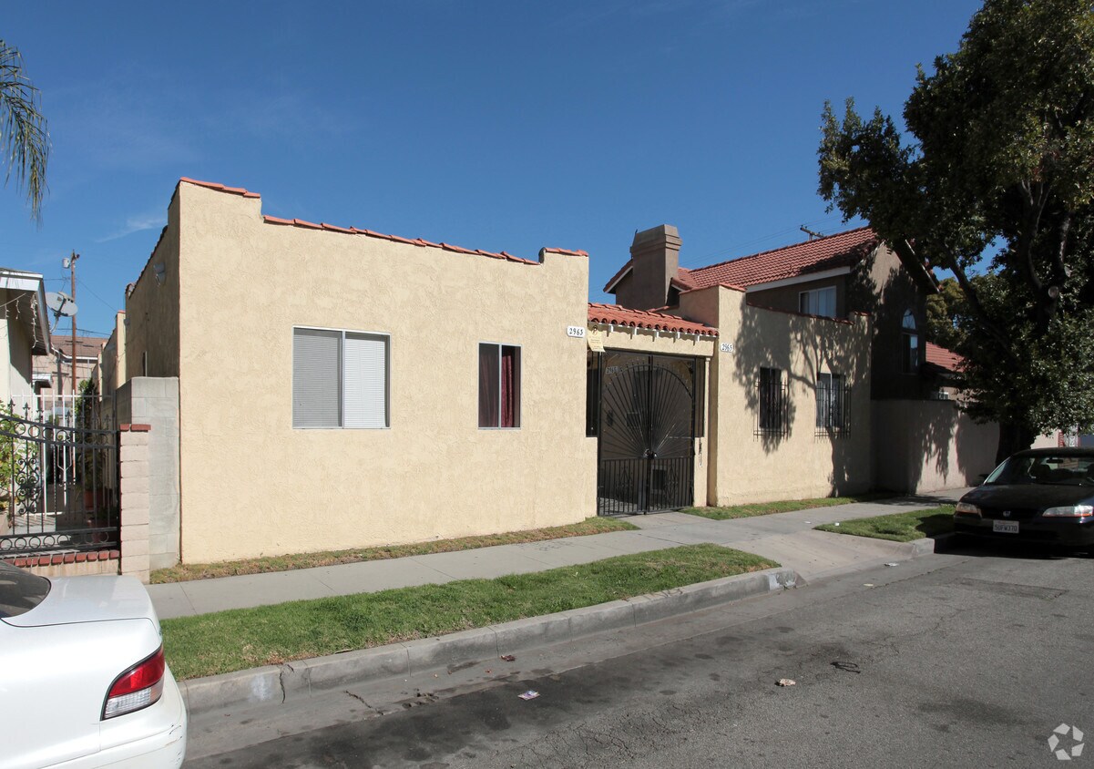 29632965 E 61st St, Huntington Park, CA 90255 Apartments in