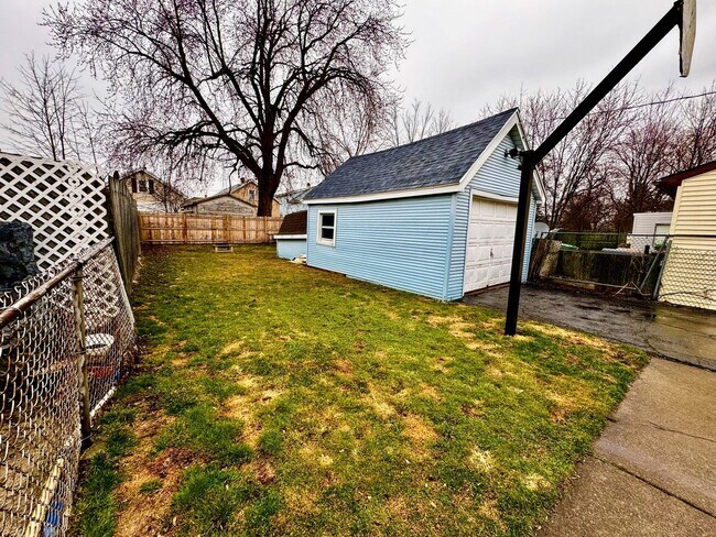 Building Photo - Charming 1BR+ Unit in Cheektowaga