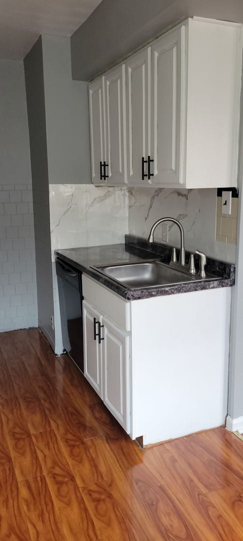 Building Photo - Large Home - Northeast