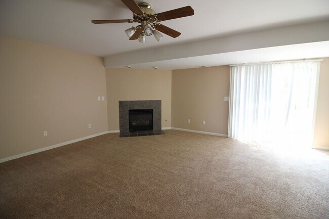 Building Photo - Ypsilanti Township Home