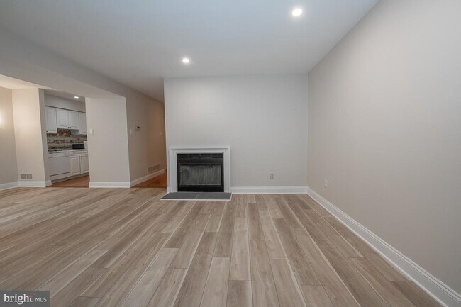 Foto del edificio - 605 Hanover Ct