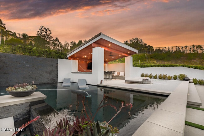 Building Photo - 6981 Shadow Wood Dr