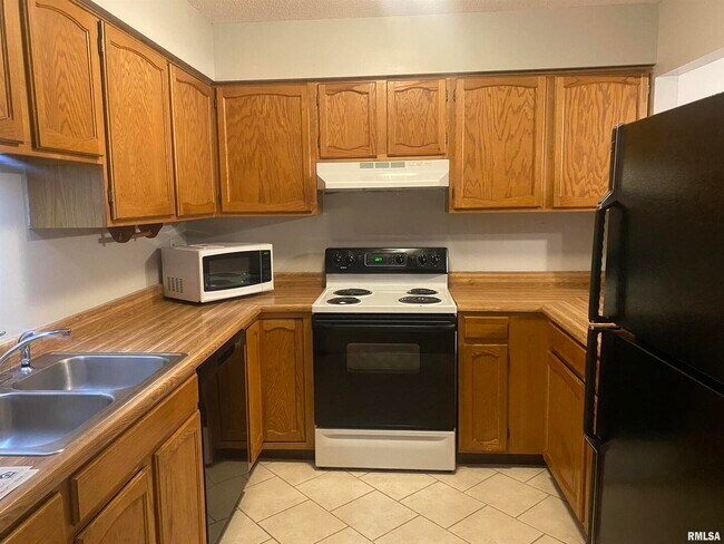 Foto del edificio - 3240 Parkwild Dr